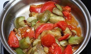 家常西红柿烧茄子做法步骤图7