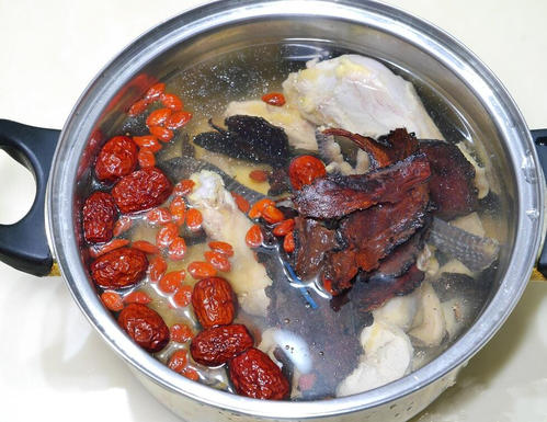 何首乌怎样生发图3