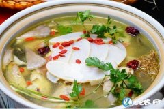 天麻炖鸡、天麻炖鸡的功效与作用？