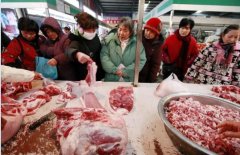 猪肉价格连涨19个月后首次转降！网友...